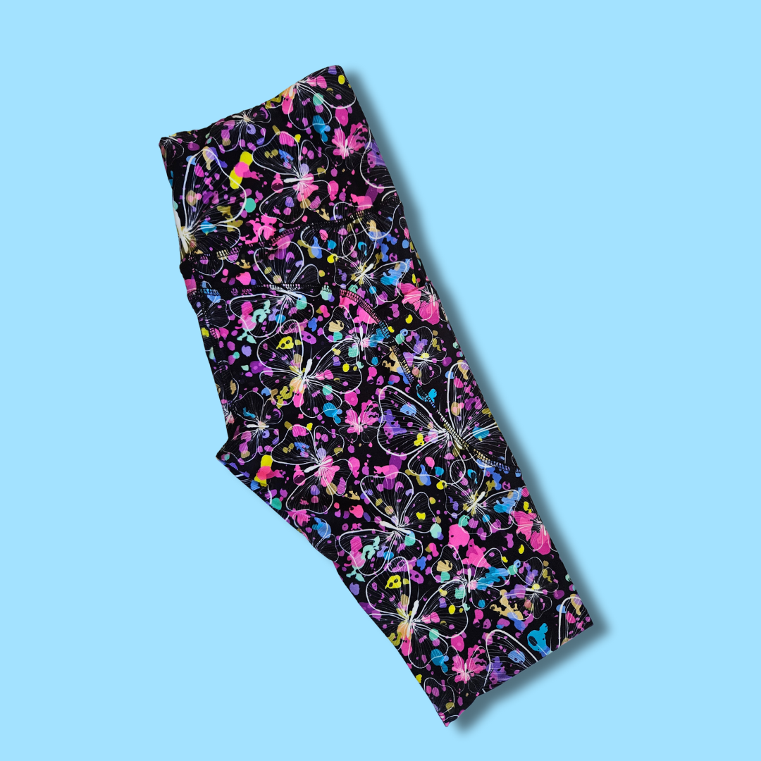 Is it a flower or a butterfly? Capris w/ Pockets