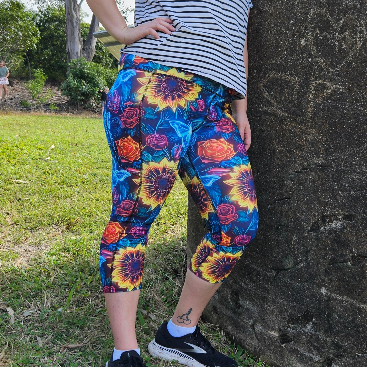 Neon Garden Capri