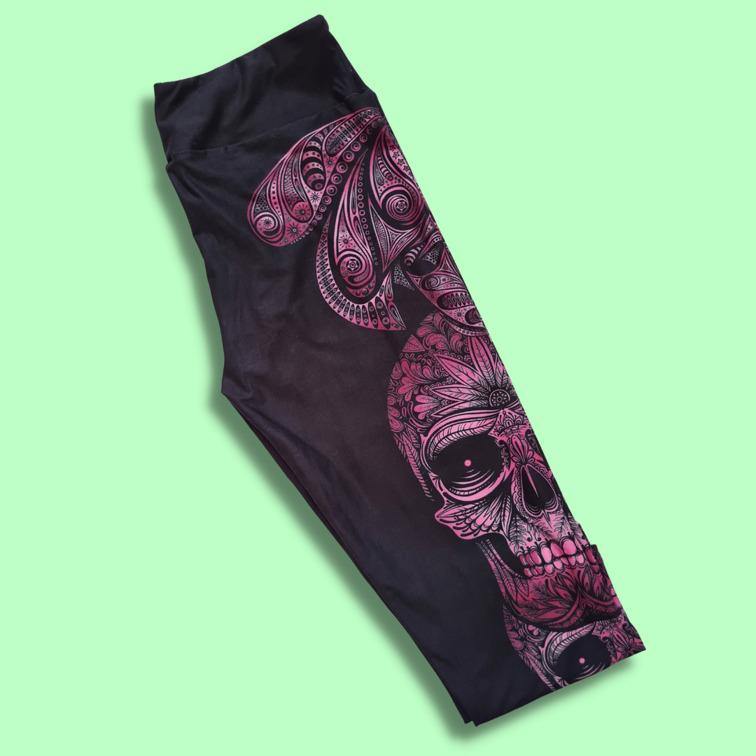 Intricate Skull Yoga Band Capri