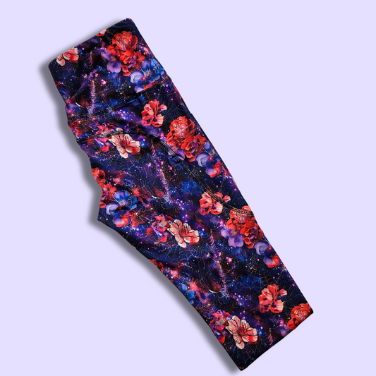 Flower Webs Capri Leggings